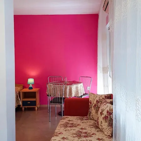 далия - Vendégház