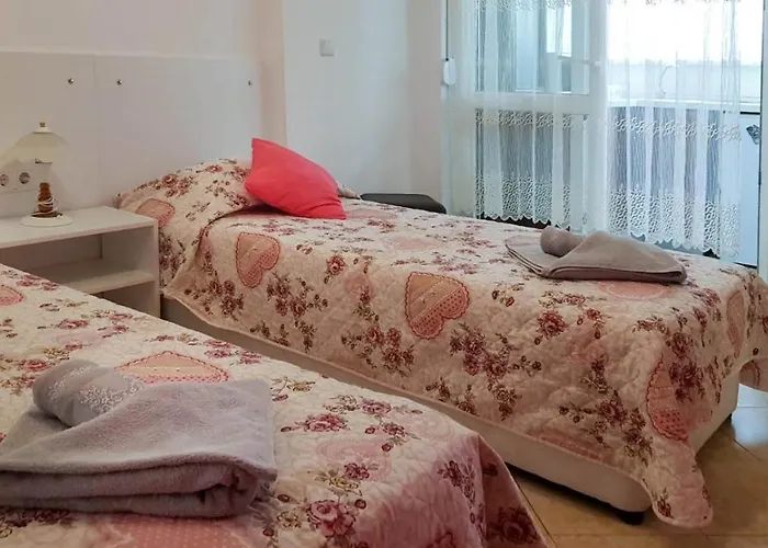 далия - 4* Νεσέμπαρ