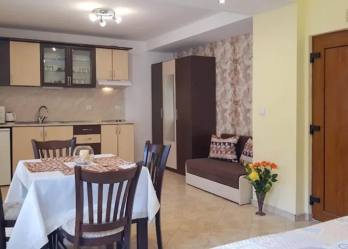 далия - Πανσιόν