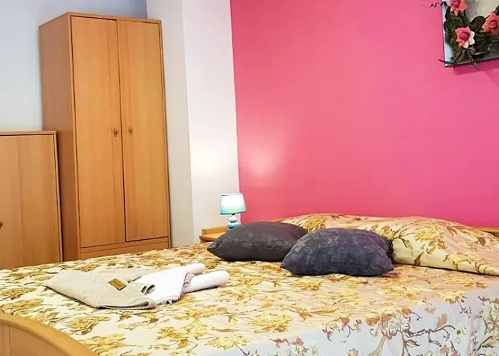 далия - Πανσιόν Νεσέμπαρ