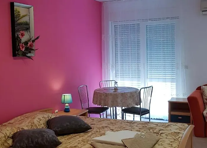 далия - Νεσέμπαρ