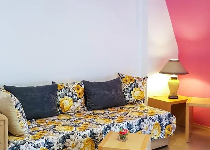 далия - Νεσέμπαρ